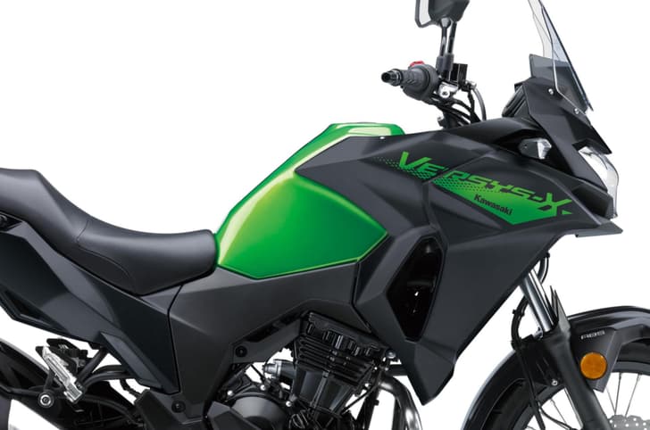 Kawasaki Versys-X 300 side panel